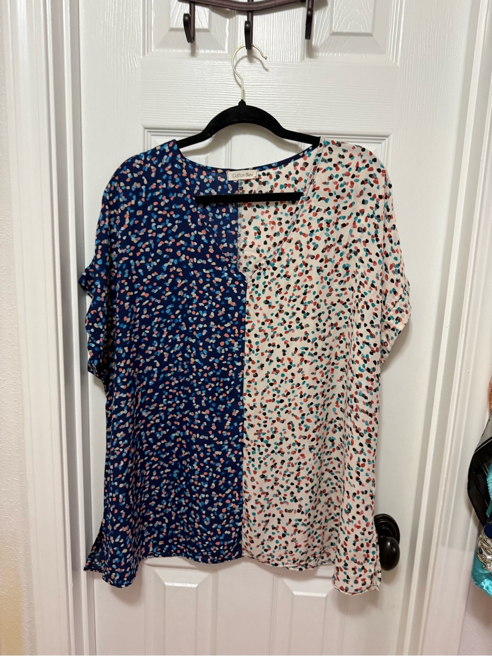 Split-Print Short Sleeve Blouse in Navy & Ivory